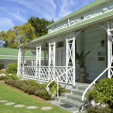 オーツホーン Adley House Bed & Breakfast エクステリア 写真