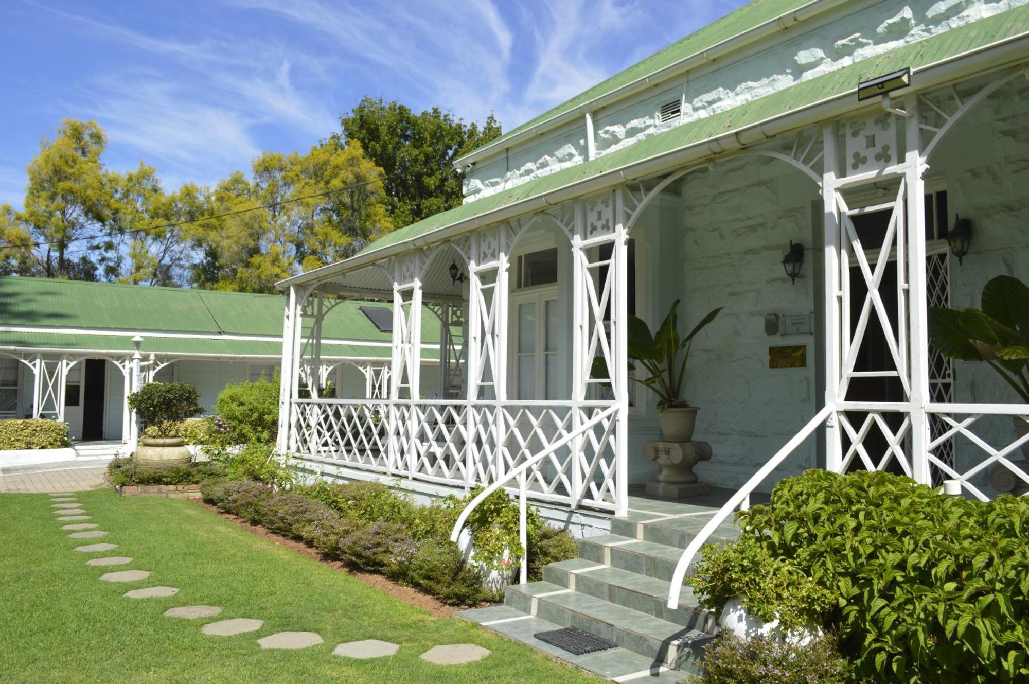 オーツホーン Adley House Bed & Breakfast エクステリア 写真