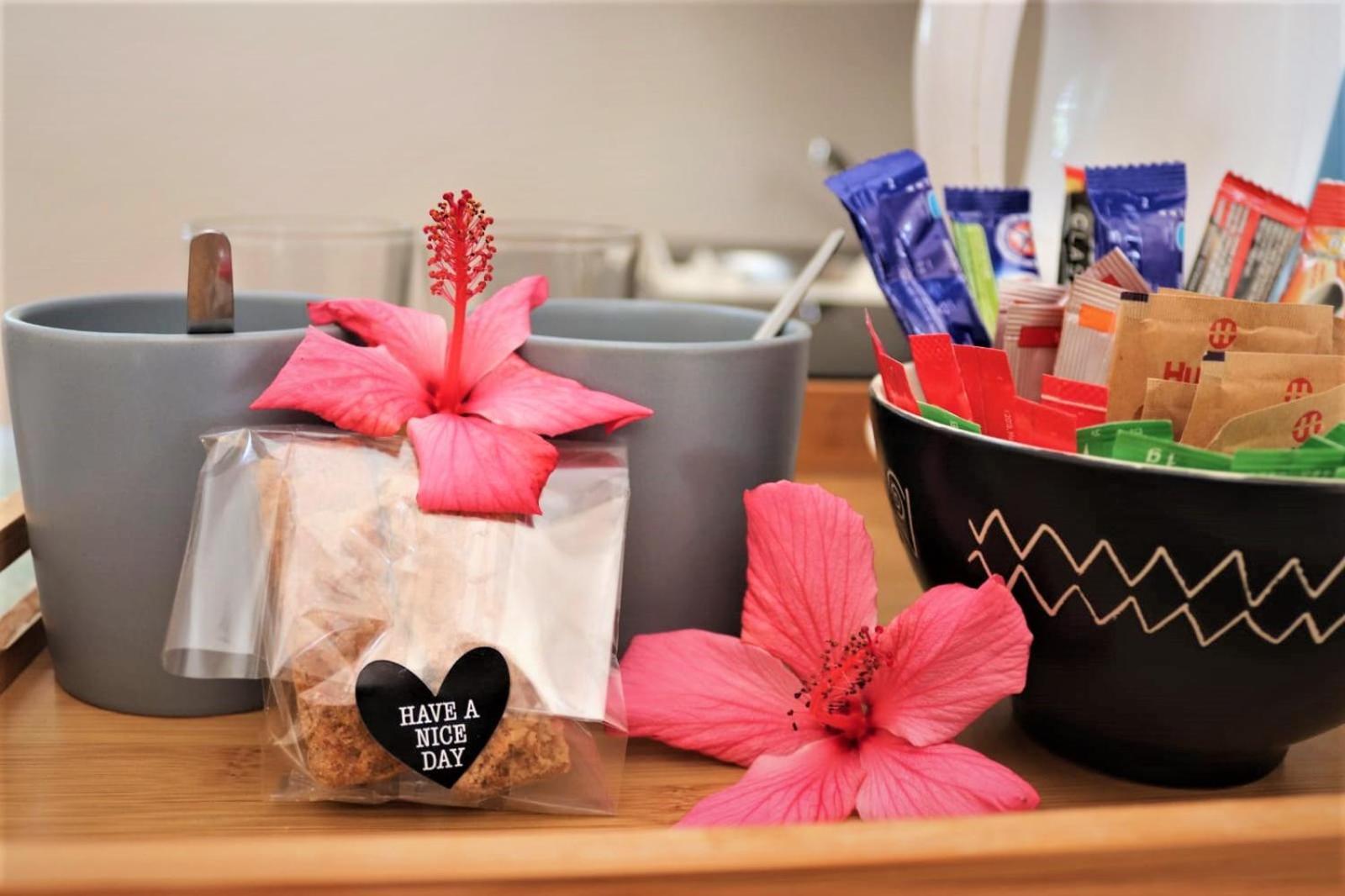 オーツホーン Adley House Bed & Breakfast エクステリア 写真