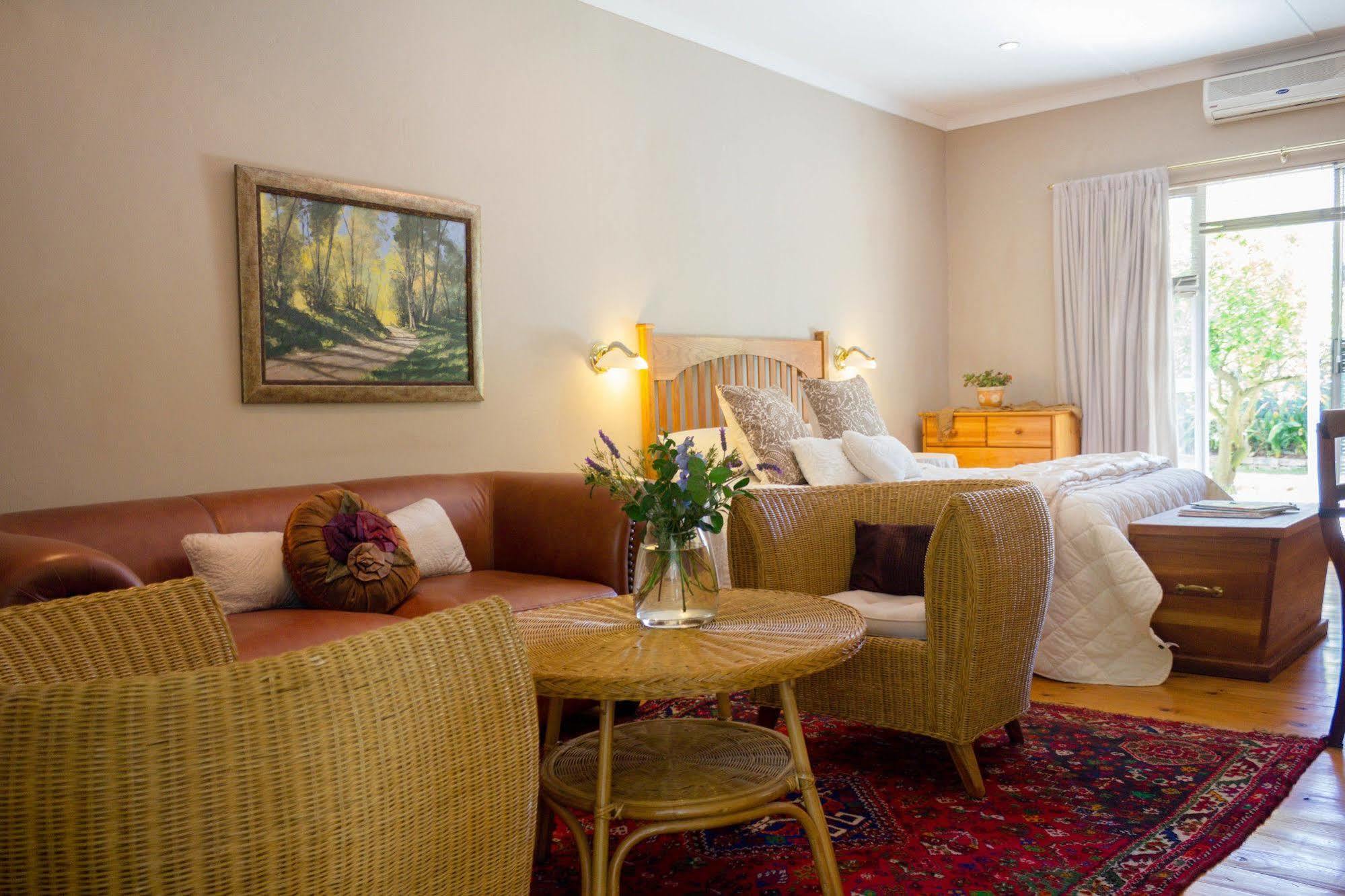 オーツホーン Adley House Bed & Breakfast エクステリア 写真