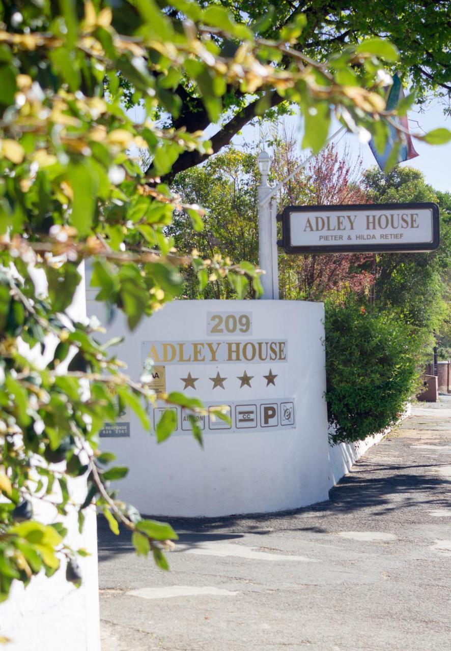オーツホーン Adley House Bed & Breakfast エクステリア 写真